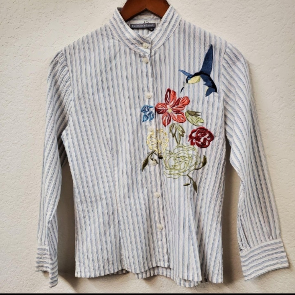Tristan & Isuet Button Down Floral Embordered Blouse Small (WT222)